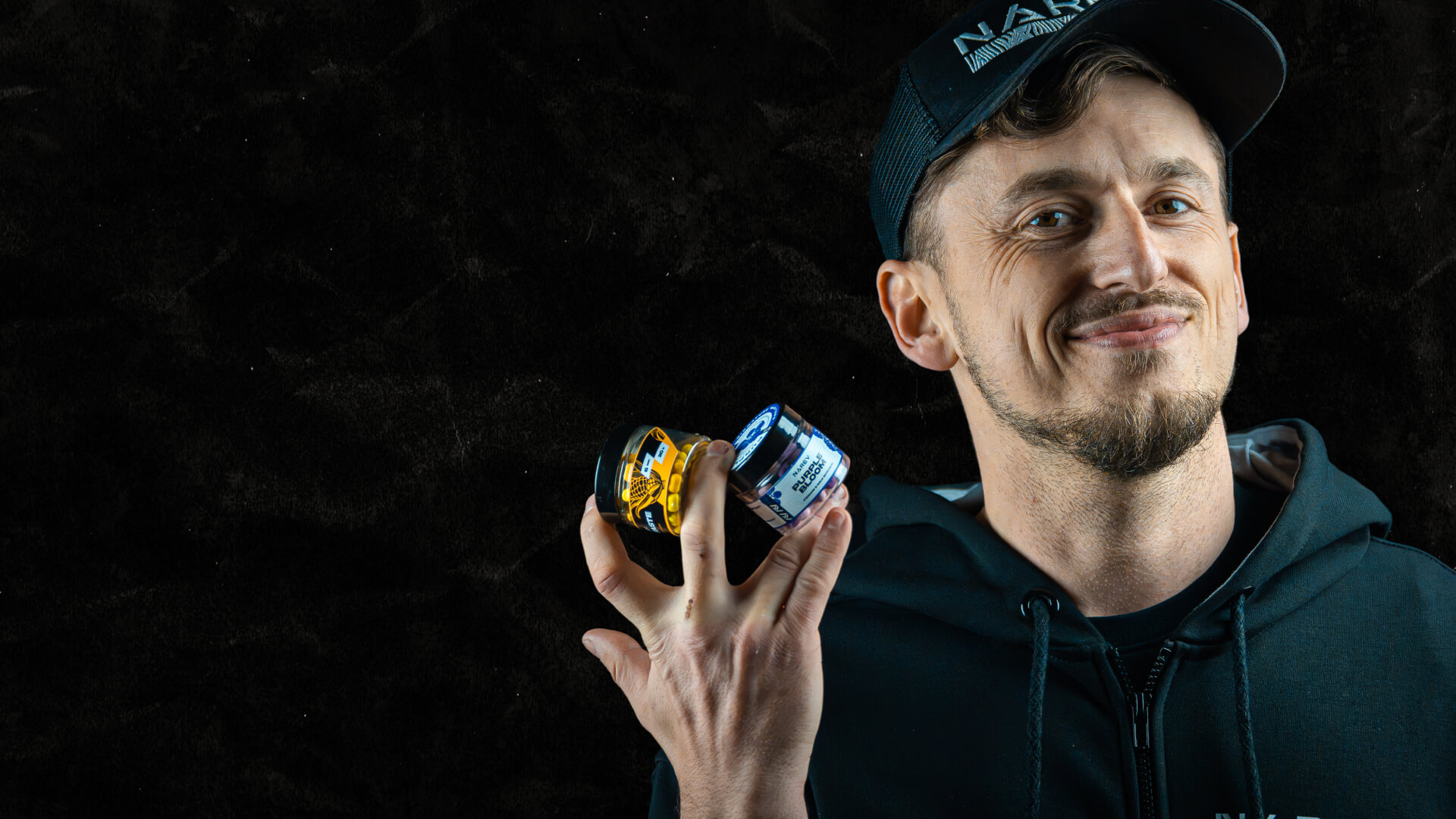 WYTRZYMA WSZYSTKO TAK JAK TY